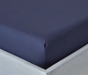 Простыня на резинке HOMESCAPES, темно-синяя, плотность 200 нитей, 150 х 200 см Homescapes