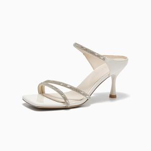 GEMEIQ Женские противоскользящие шлепанцы Ecru, цвет Ecru