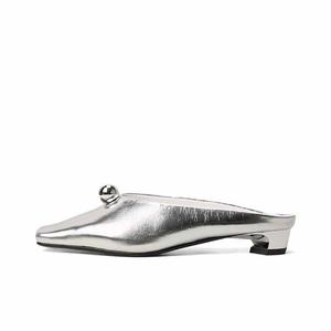 SHOEMAKER QUEEN Женские закрытые тапочки с блестящим серебристым отливом, цвет Shimmering Silver