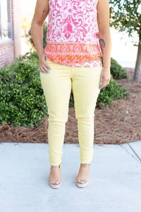 Женские джинсы с рваным краем лимонного цвета CHARLIE B, Lemonade