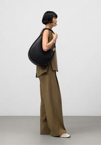 Сумка ADOLFO DOMINGUEZ LUNA HOBO, Black