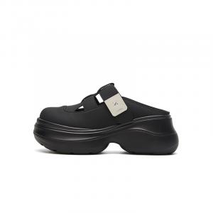 ST&SAT Кожаные стеганые домашние тапочки закрытого типа для женщин черные, цвет Black