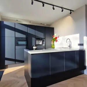 Светодиодноео трековое освещение Qub