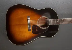 Gibson 1942 Banner J-45 - Винтажный светлый солнцезащитный распыл с эффектом старения