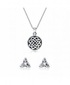 Подвеска в виде кельтского узла, символизирующая ирландскую дружбу, и серьги-гвоздики в виде тройного знака бесконечности - оксидированное серебро Bling Jewelry, Silver set