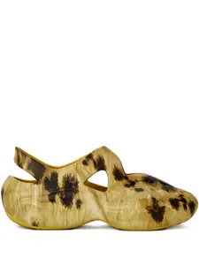 Сандалии Diffuser Crocs, коричневый