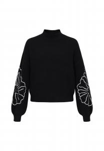 IZIA Свитер в черном цвете