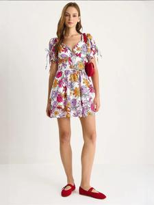 Bianco Lucci Платье в белом цвете