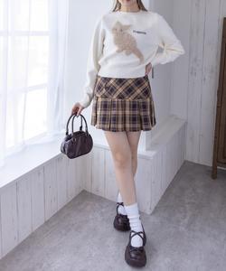 Классическая юбка в складку с застежкой на пуговицы