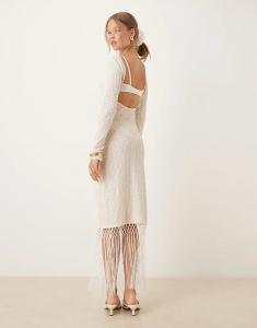 Платье миди Amy Lynn с открытой спиной, связанное крючком, с бахромой, кремового цвета