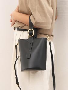 Сумка Cachecache / Buckle с одной ручкой, двусторонняя, наплечная