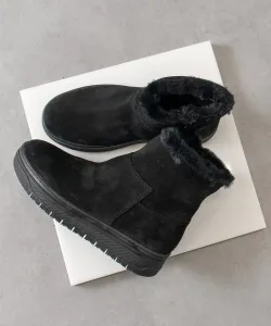 Короткие сапоги на толстой подошве с внутренней молнией