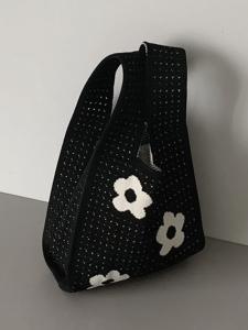 Выберите один из 2 видов вязаных сумок для женщин.