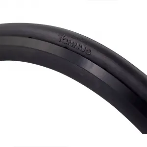 Жесткая городская шина Tannus Slick Hard Tubeless 700C x 23, черный