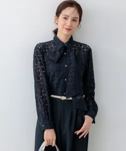 Блузка в стиле рубашки с цветочным кружевом от Russell Suite, цвет Navy [075]