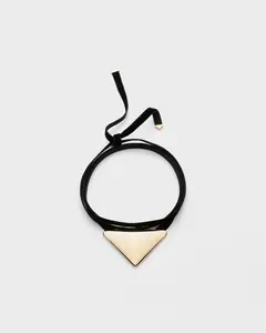 Prada Чокер Eternal Gold с крупным кулоном из желтого золота