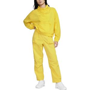 Женская куртка Nike, цвет Yellow