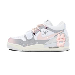 Легкие противоскользящие баскетбольные кроссовки для подростков Legacy 312 Серый Белый Розовый Jordan