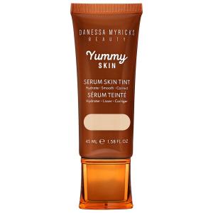 Успокаивающая сыворотка для кожи Yummy Skin Soothing Serum Skin Tint Foundation с пептидами и церамидами Danessa Myricks Beauty, 1.58 oz /45 mL, 1