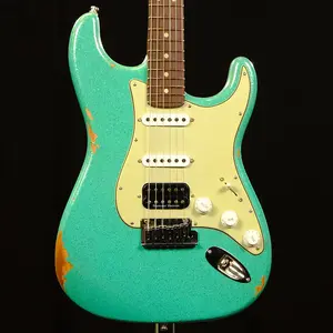 Fender Custom Shop Custom Deluxe Stratocaster - Морская зеленая искра