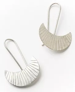 Серебряные серьги в виде луны в этническом стиле Matr Boomie, silver