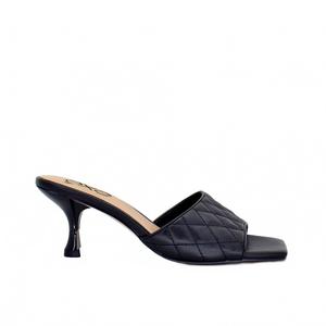 Женские сандалии Jennifer 566 на низком каблуке черные Exe