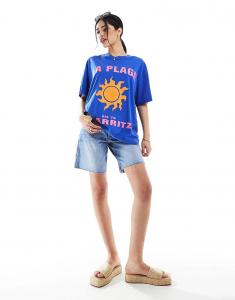 Джинсовые шорты-бермуды Bershka средне-синего цвета