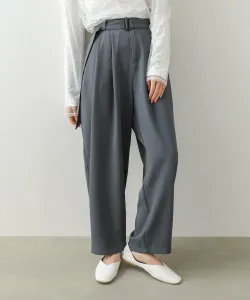 Свободные брюки с поясом и двумя складками