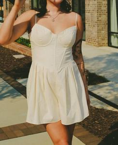 В деревенский комбинезон кремового цвета LE LIS