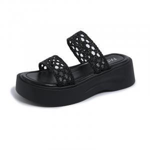 Резиновые тапочки-слайды с амортизацией и износостойкостью для женщин KLAOSD, Black