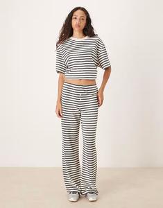 Широкие брюки с фактурной полоской в кремовую полоску Asos Design