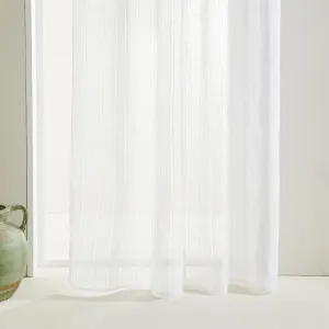 Штора изготовлена ​​с использованием многофункциональной системы Eyelash El Corte Inglés, белый