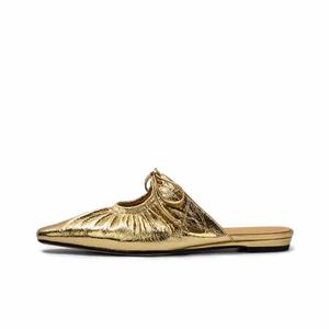 SHOEMAKER QUEEN Закрытые тапочки женские золотые, цвет Gold
