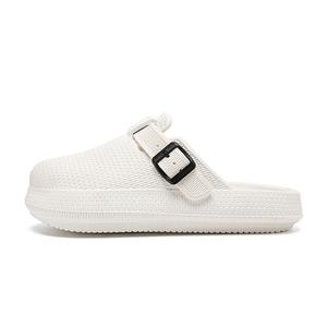 Сабо с закрытым носком унисекс Oubt, черный