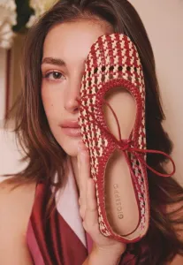 Балетки из ткани на плоской подошве с ремешком Gioseppo, Rojo