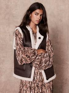 Беспрошивной реверсивный безворотниковый жилет из искусственного меха Mint Velvet