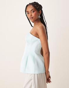 Структурированный атласный топ-бандо с баской и подолом синего цвета Asos Design