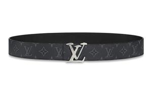 Ремень кожаный Louis Vuitton с серебряной пряжкой, черный