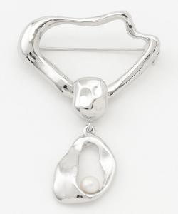 Брошь в виде волны