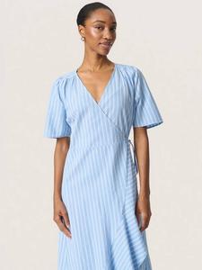 Платье-футляр Anvitte в полоску Soaked In Luxury, Vista Blue/White