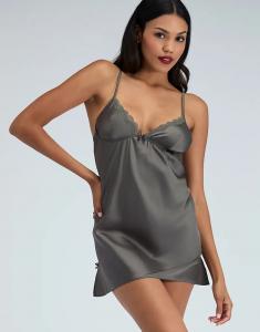 Сатиновая сорочка Boux Avenue Kaya с кружевом и бантом, пижама цвета хаки