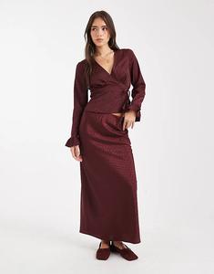 Юбка Wednesday's Girl Midaxi в горошек, текстурированная, бордового цвета