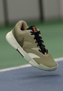 Кроссовки Nike Performance COURT LITE 4 HERITAGE, Desert Khaki/Medium Olive/Neutral Olive/Khaki