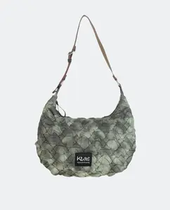 Сумка-хобо из жатого нейлона на молнии Kbas, зеленый