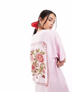 Футболка свободного кроя с цветочным принтом розового цвета Miss Selfridge