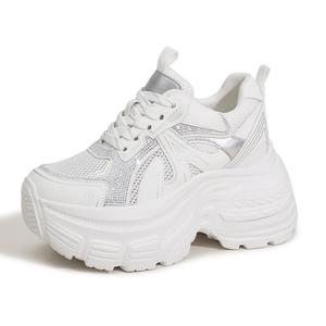 Milan love song Дышащие легкие кроссовки на платформе с сетчатым верхом, увеличивающие рост на 8 см, женские, однотонные белые, цвет White
