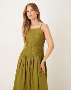 Платье миди Talia от Nobody's Child цвета хаки с заниженной талией и сборками