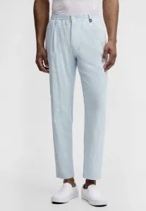 Он в штанах Strellson, Blau