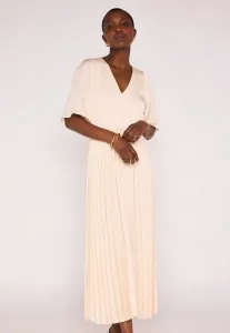 Билли в повседневном платье Maison 123, Creme