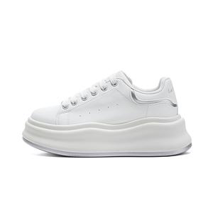 La Chapelle Низкие женские кроссовки для скейтбординга бежево-серебристого цвета